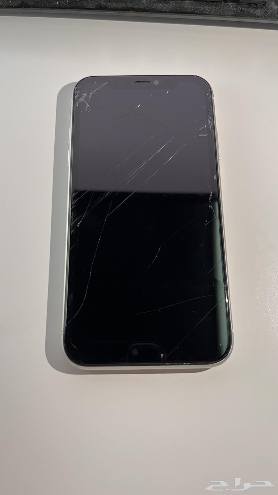 ايفون 11 ابيض 128g64497386100610110