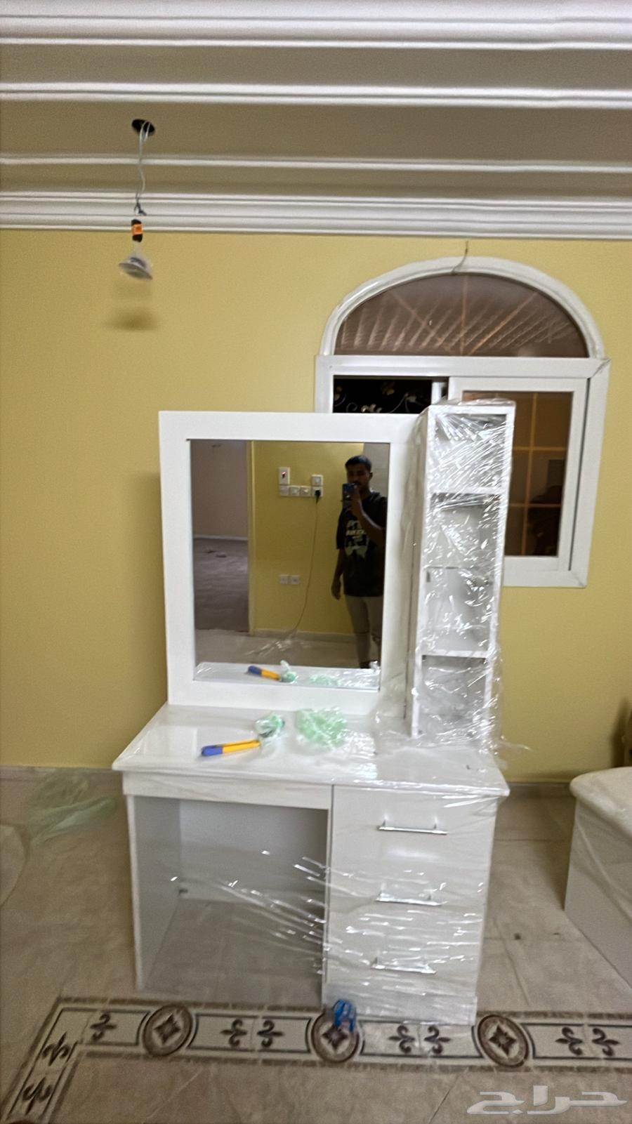 دولاب64500979556994112