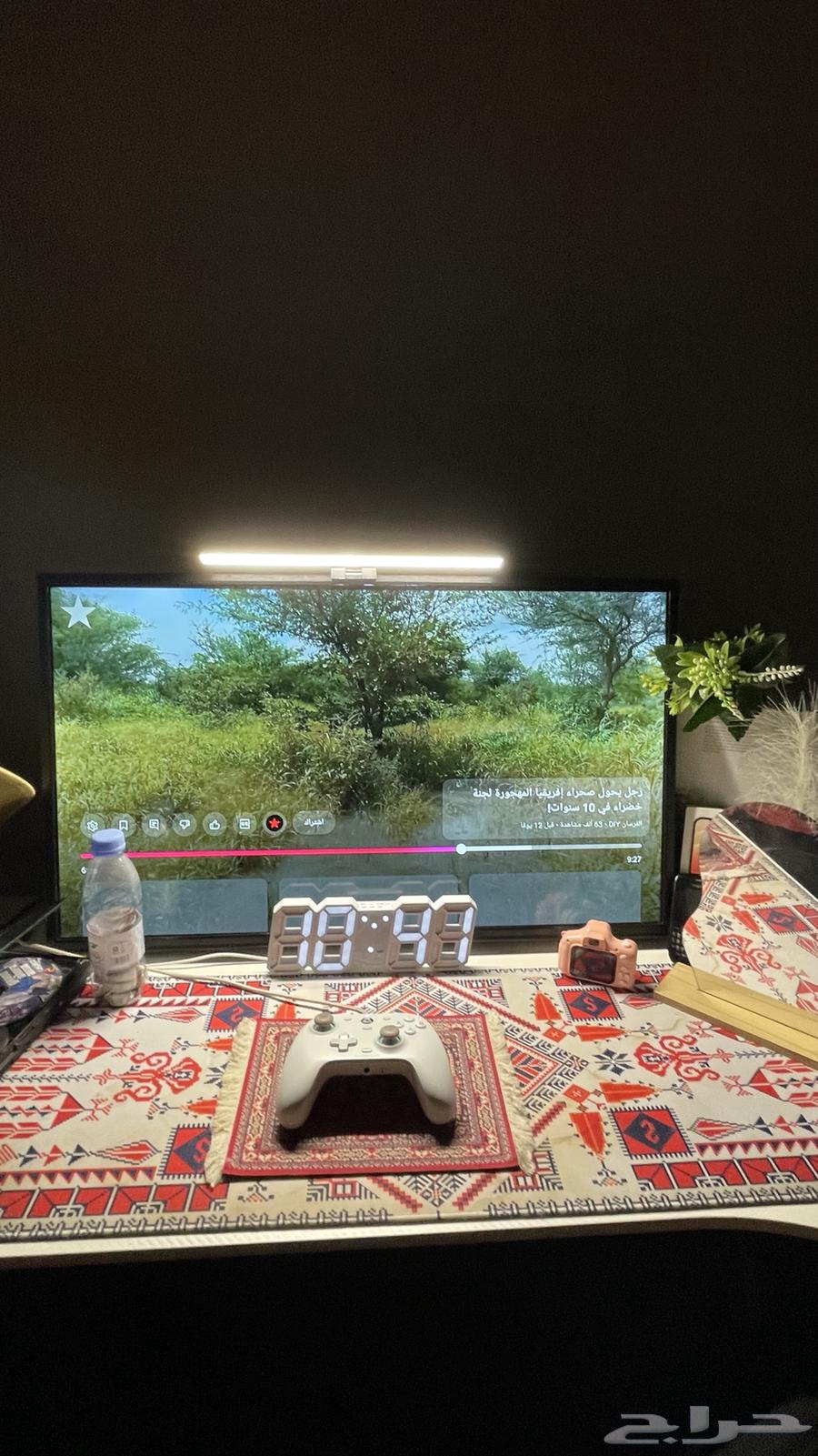 Complete setup without chair with Xbox, table and setup accessories64502460316929112