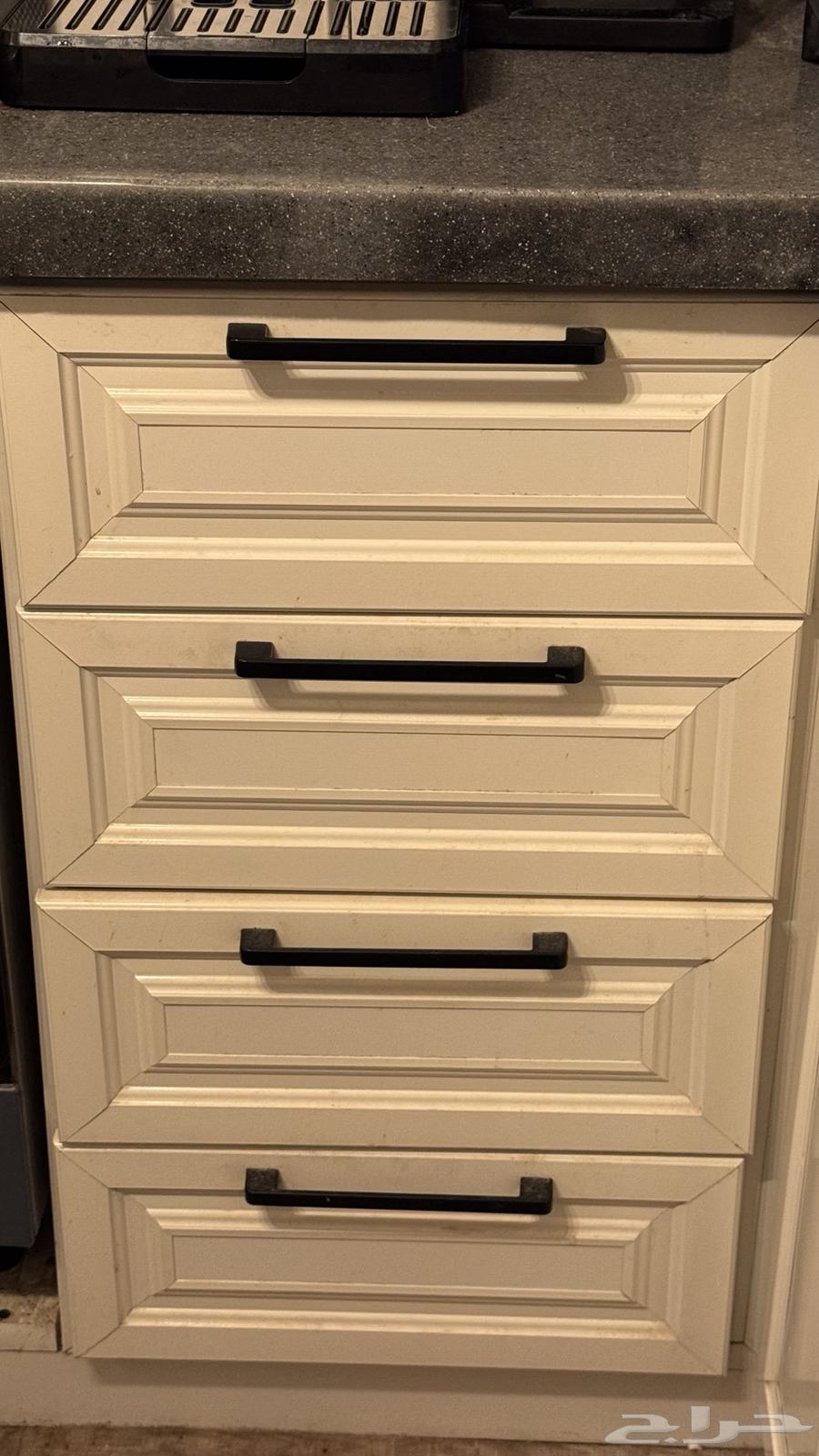 8-meter kitchen used for less than a year64500881628035111