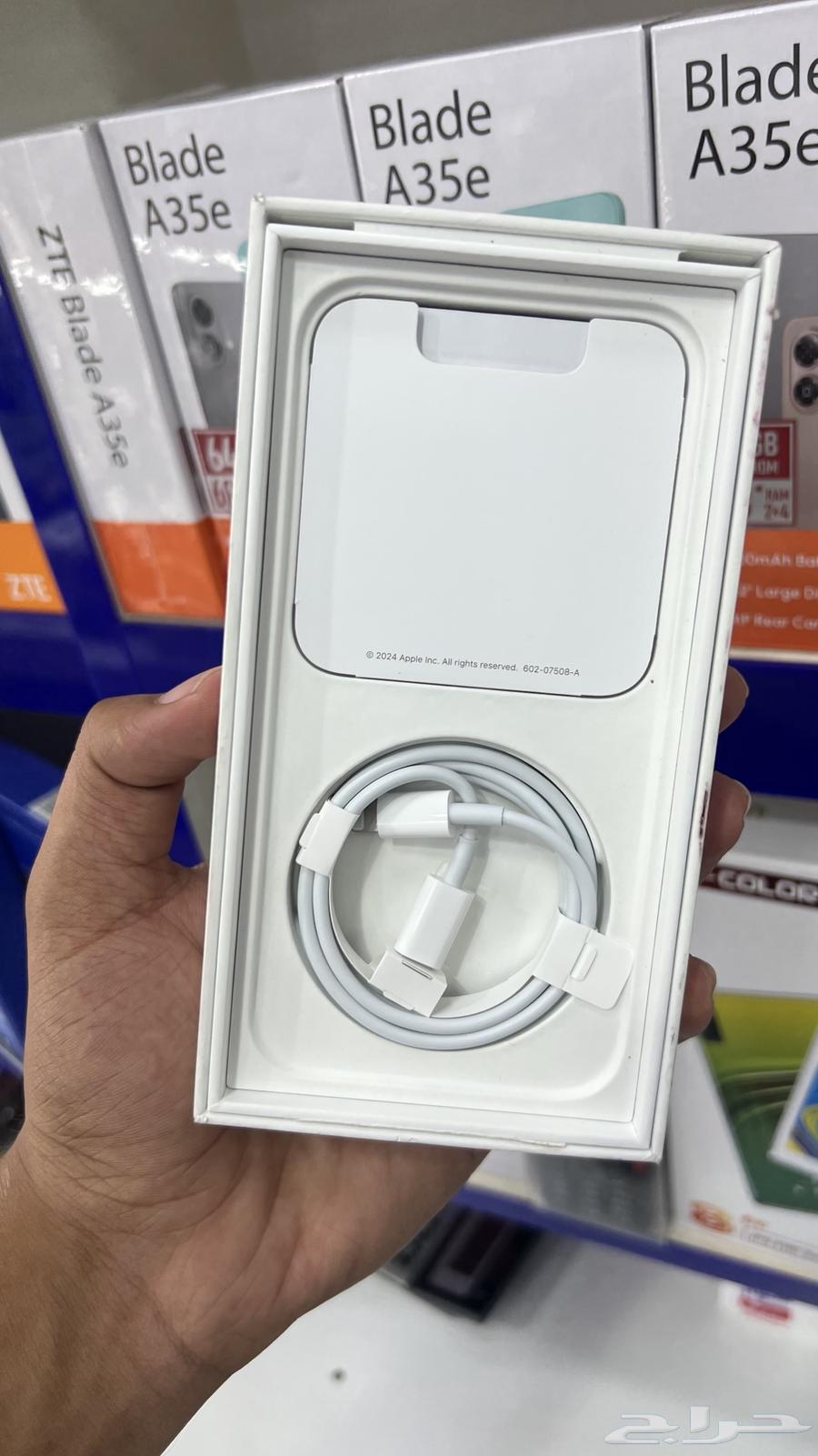 iPhone 13 Regular64497716923011113