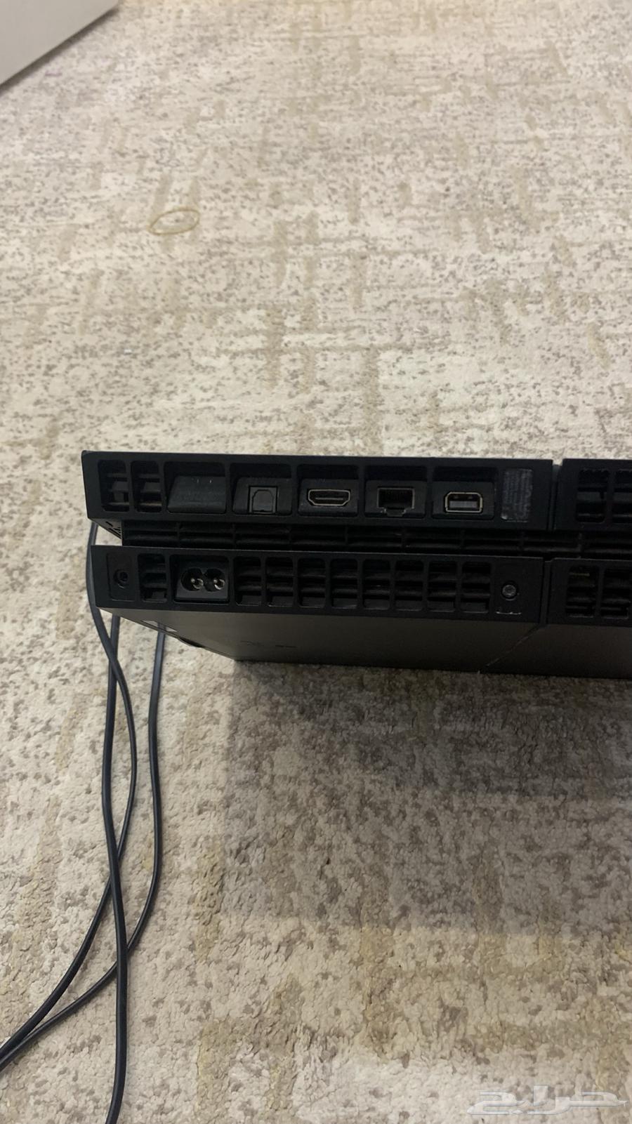 بلاستيشن فور نضيف جديد مع سلك تشغيل مع يدين64501451224065111