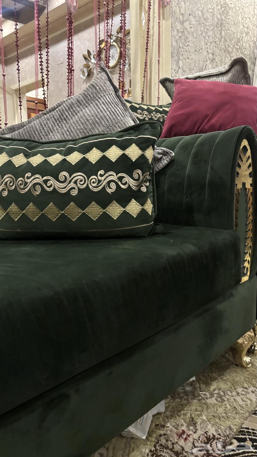 للبيع كنب مميز   لون أخضر وذهبي64501636334083111