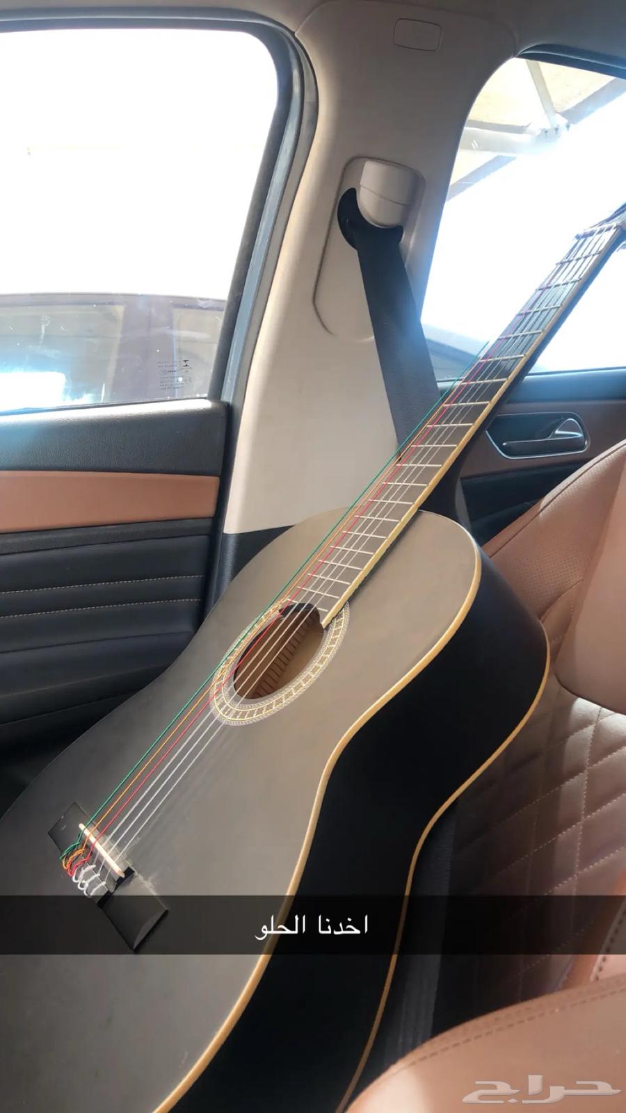 كيتار جديد نظيف بدون شنطه السعر500 غير قابل لتفاوض64499758969474110