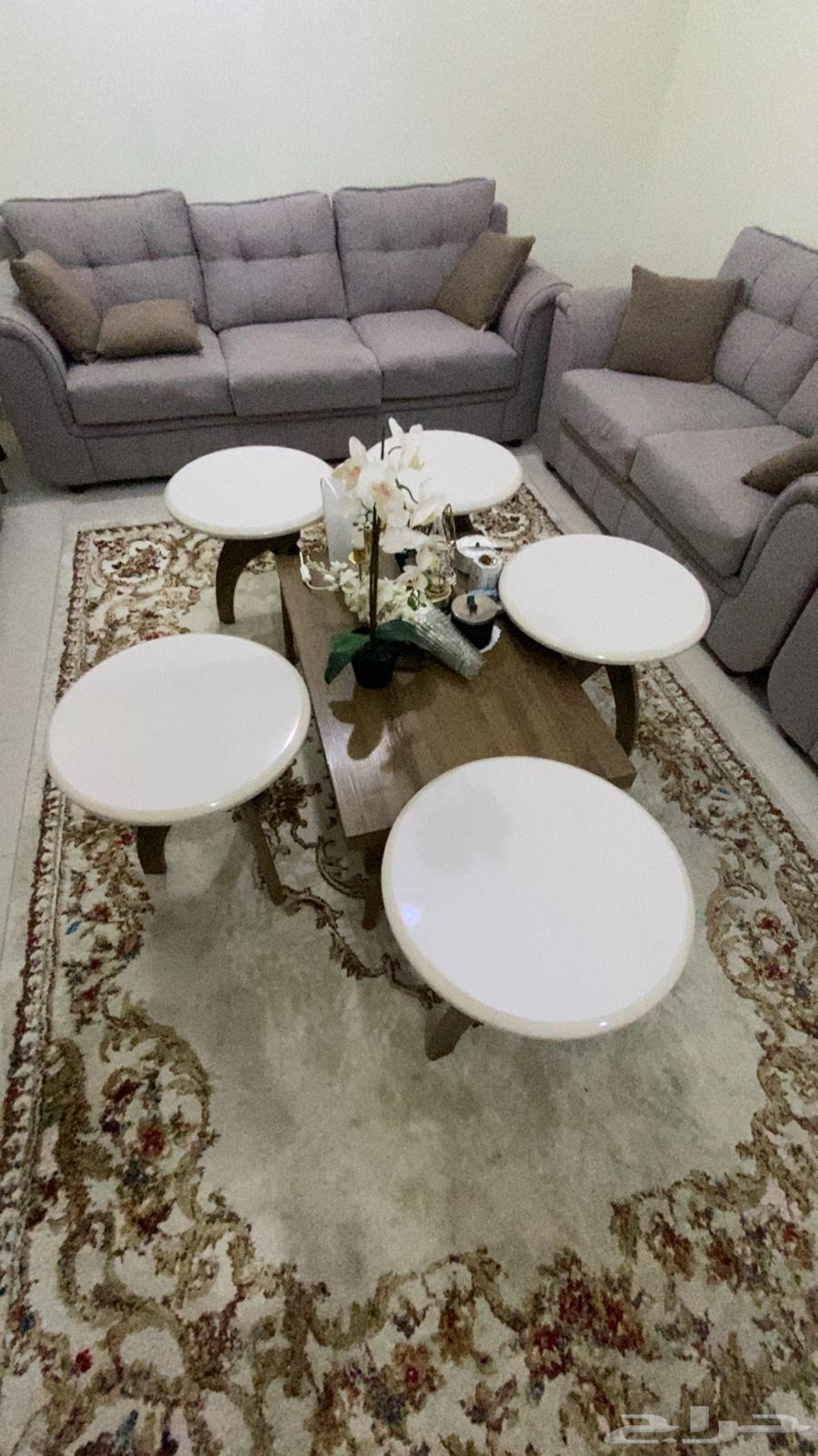 Sofas and tables64496050816130114