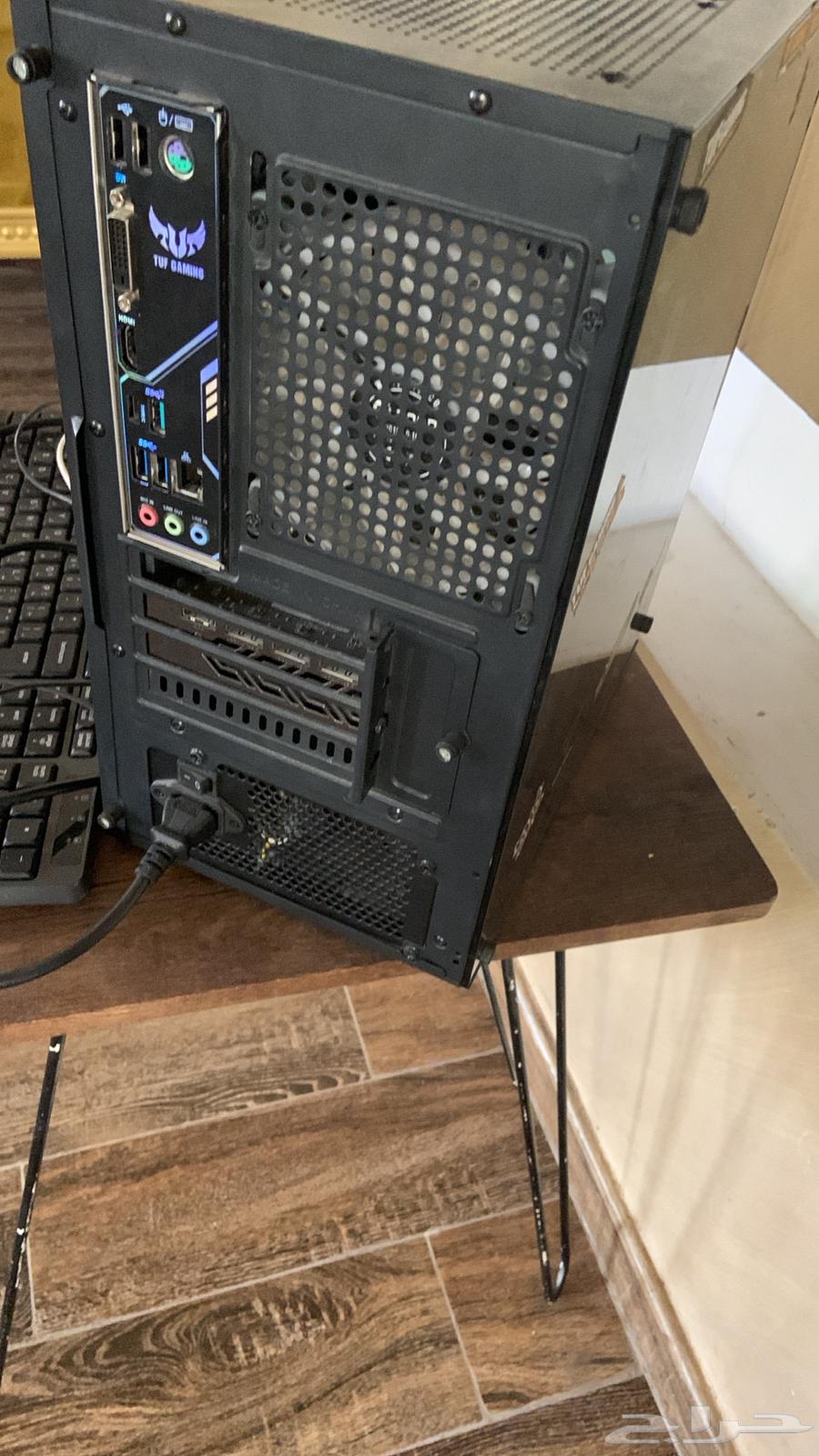 بي سي للبيع معه افراضه وطاوله وكرسي قمنق64497620753538113