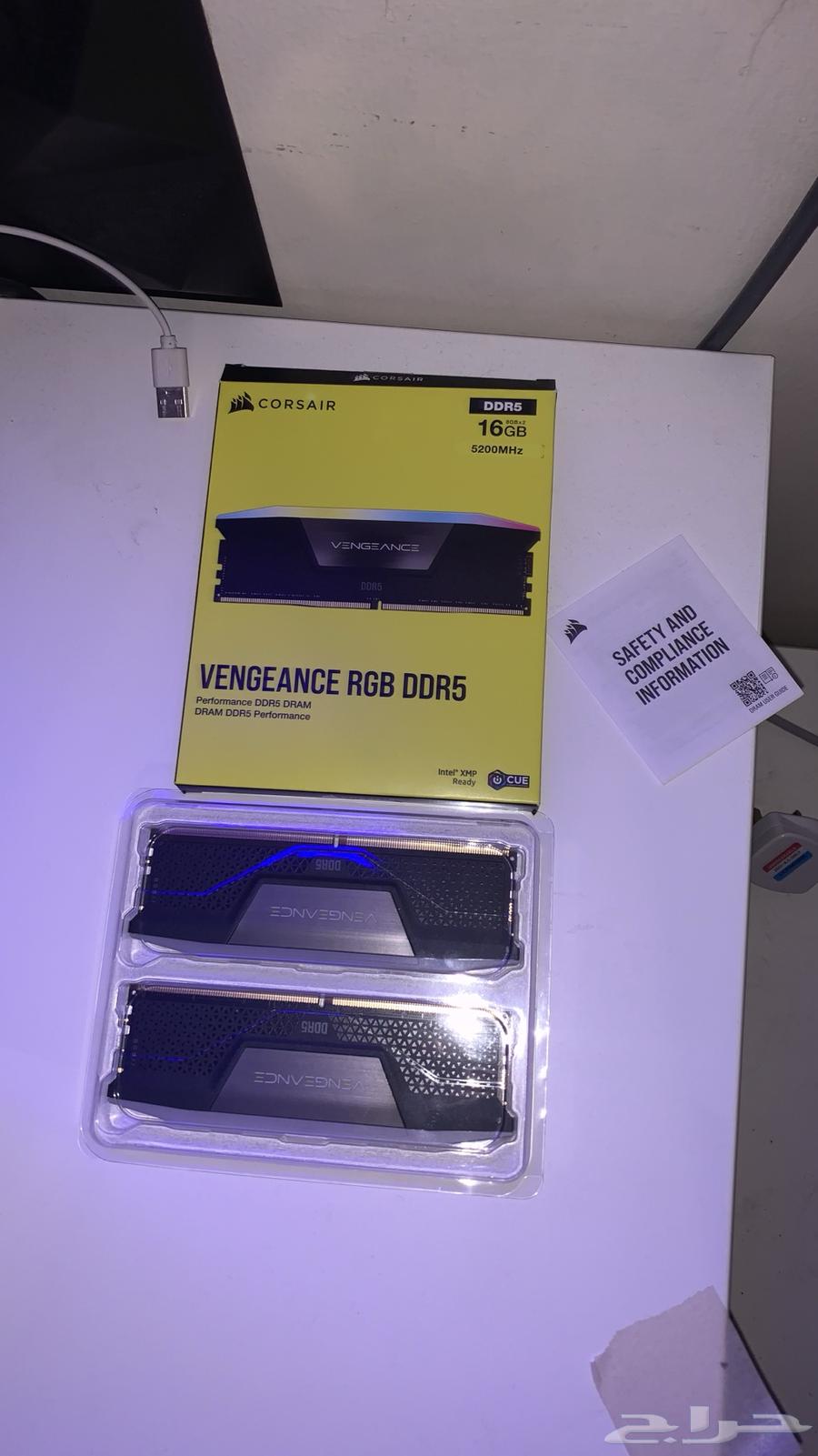 CORSAIR Vengeance RGB 16GB (2 x 8GB) DDR564498298755715111