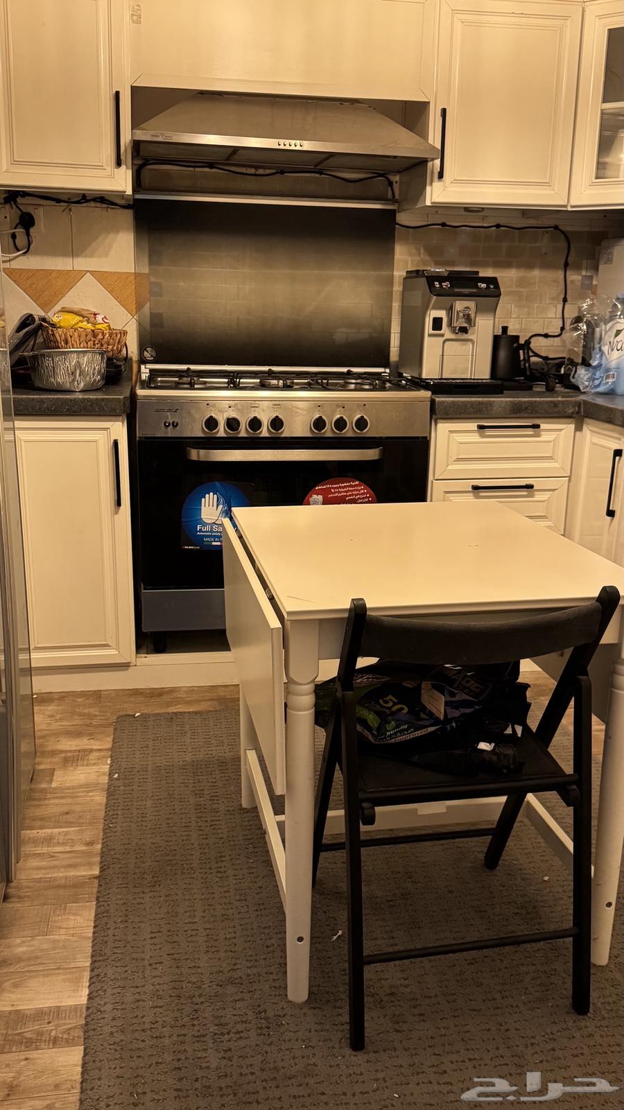 8-meter kitchen used for less than a year64500881628035114