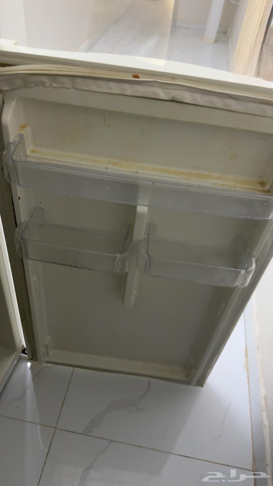 ثلاجة لبيع وغساله64496009764610113