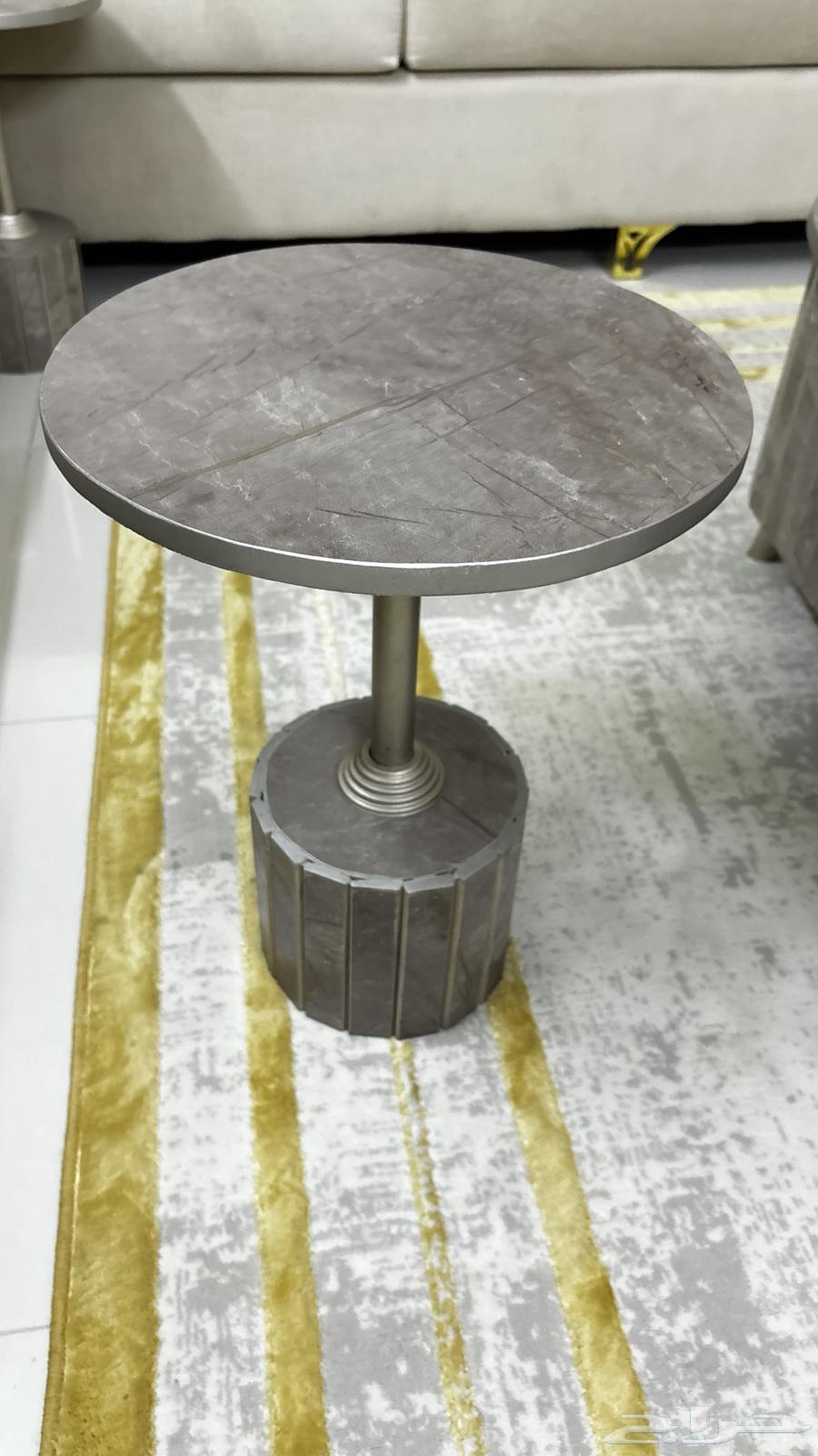 Large table and service tables64500672073731111