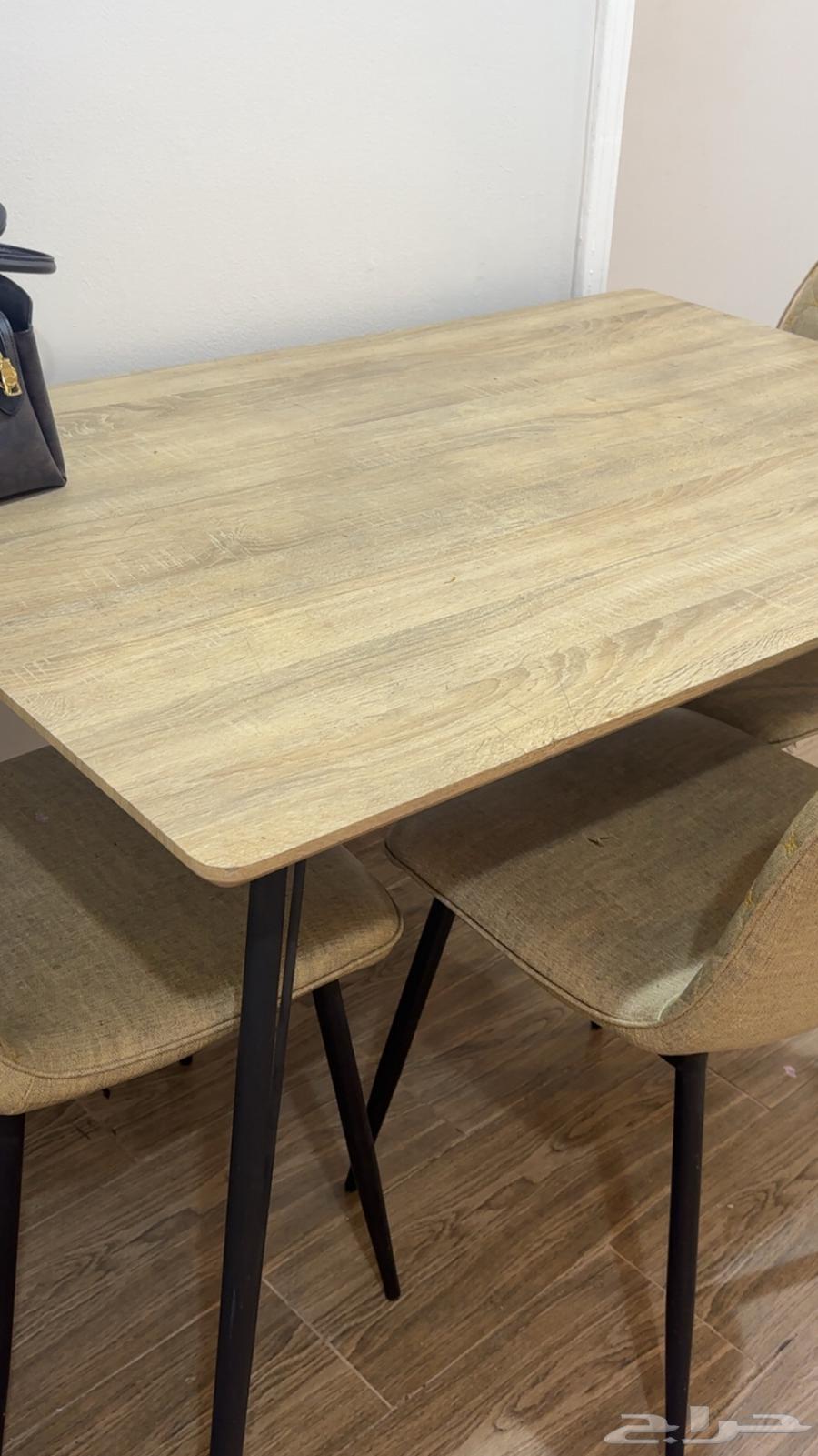 Connor Coffee in very good condition, two coffee tables, dining table64499717251458113