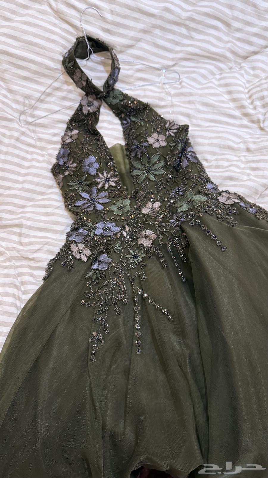 Dress used for 8 hours, size small, price negotiable64501874143747113