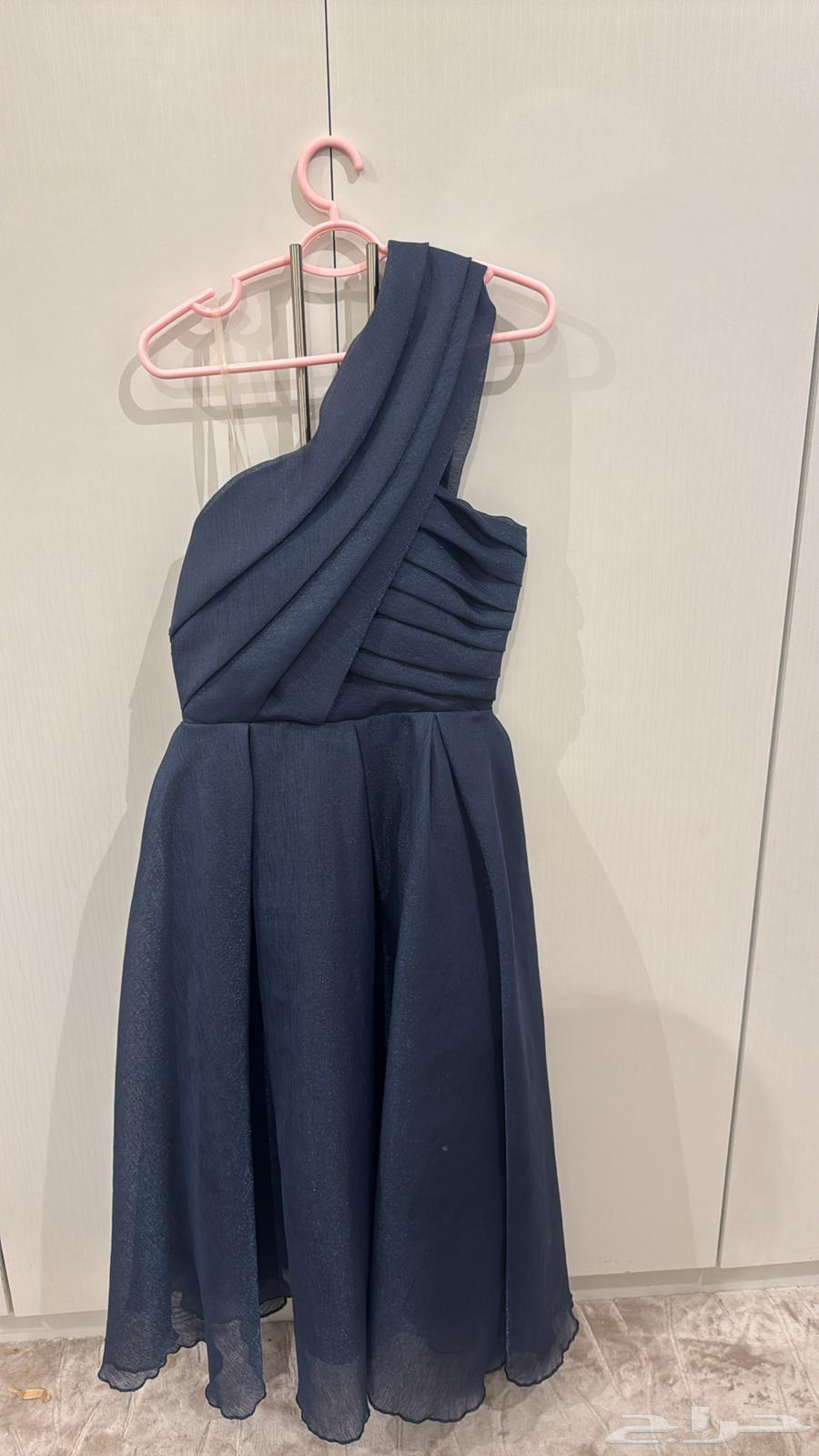 فستان للبيع استخدام واحد فقط64495050015362110