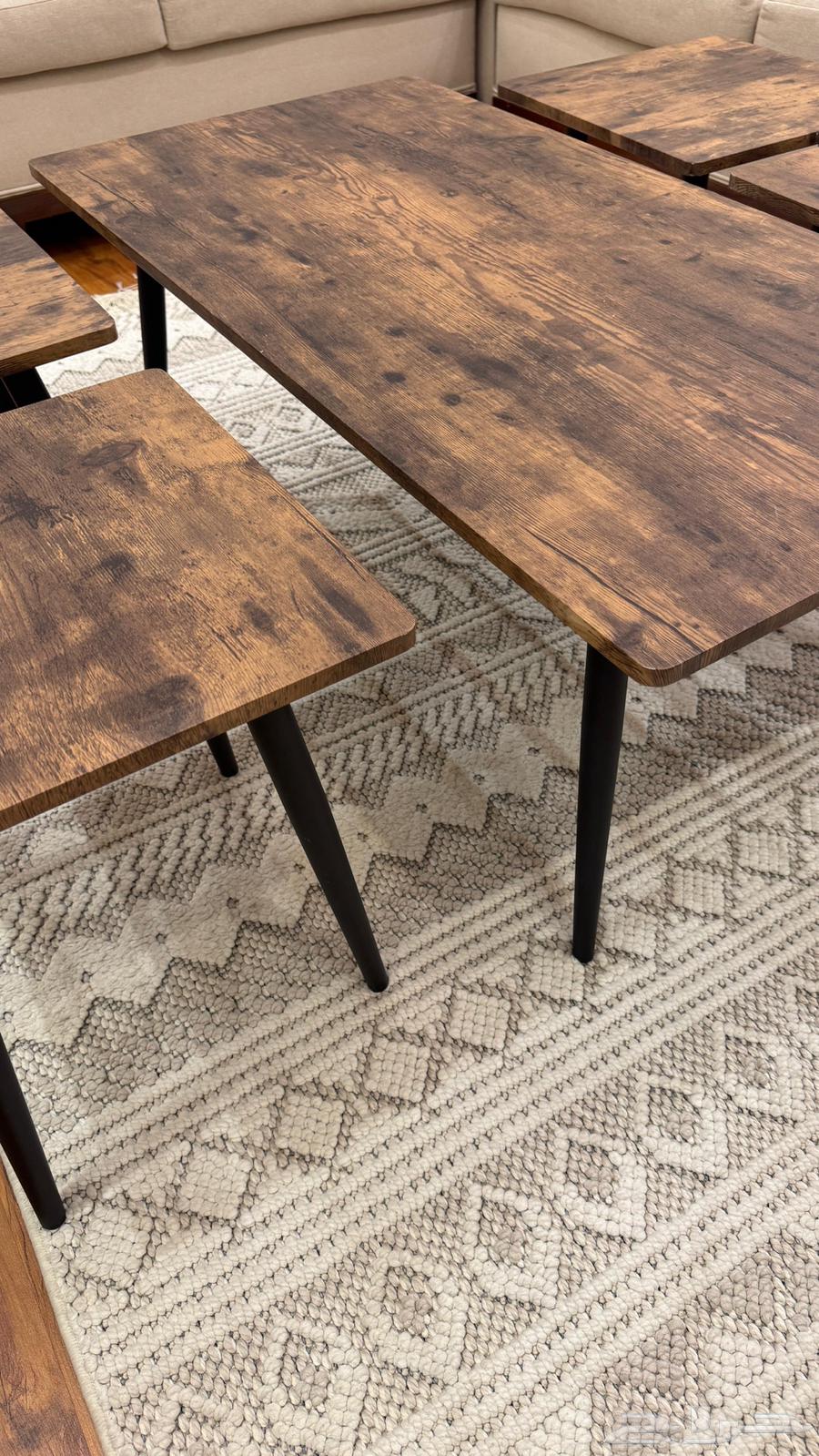 طاوله مع اربع طاولات خدمة64499786845955110