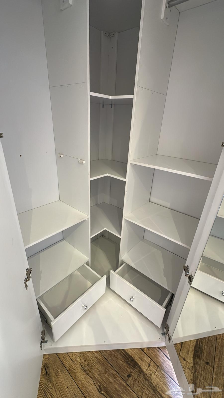 دولاب زاويه ابيض للبيع المستعجل64496255261571111