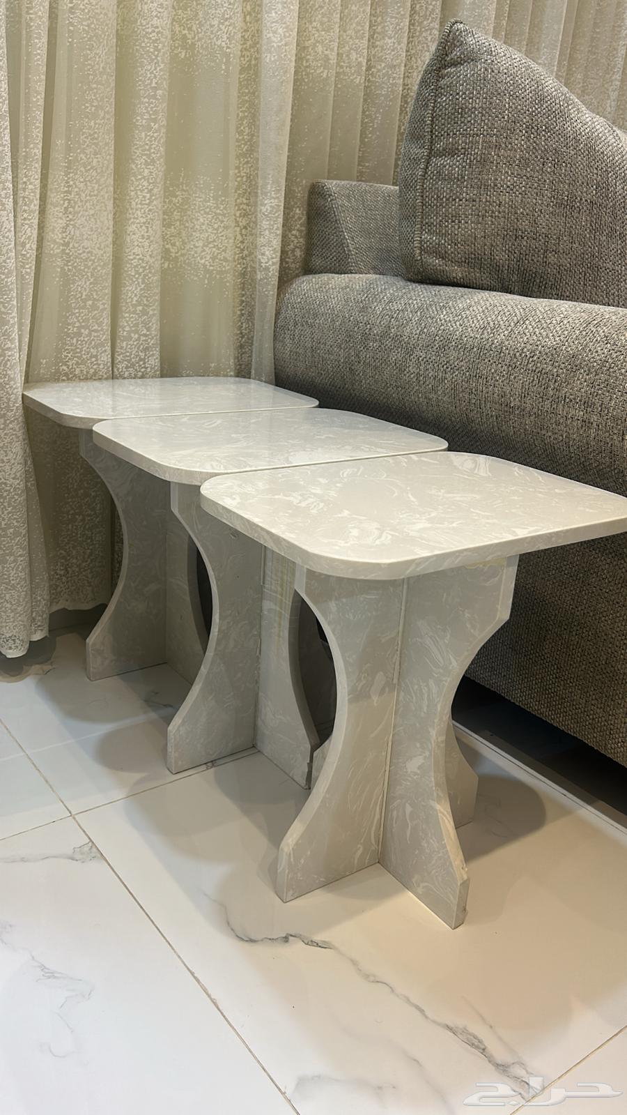 طاولتين كيبيره رخام مع 8 طاولات خدمه رخام جوده عالييه64501843778305111