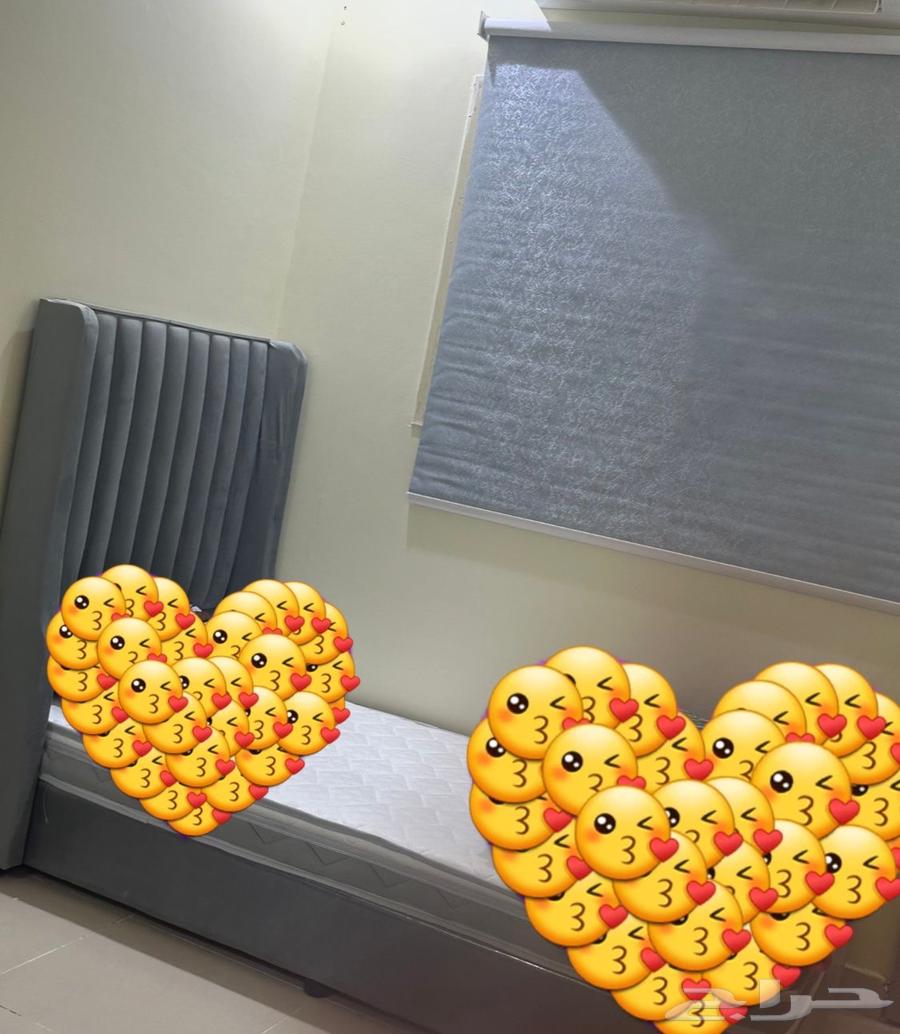 A clean bed set without any damage, including mattresses, lightly used64498993610754111