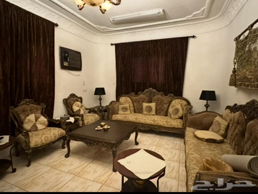 Sofa and dining table64497883022723110