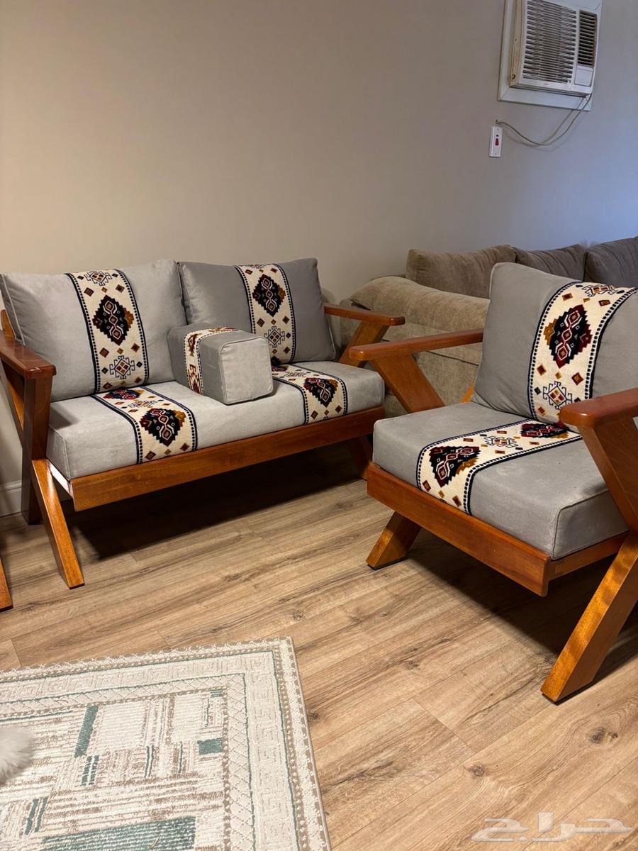 كنب شبه جديد كما هو موضح بالصورة64499994889473110