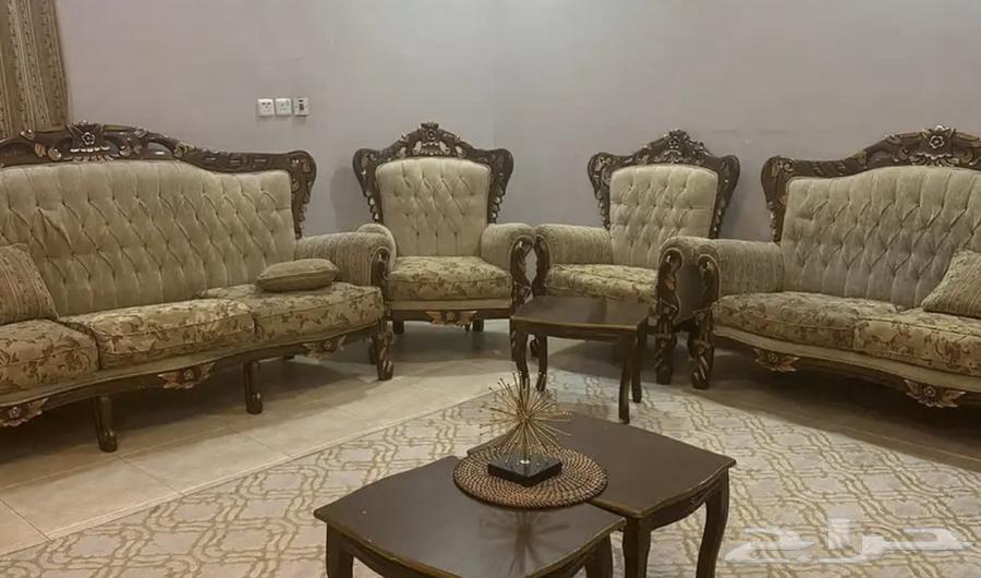 Clean sofa with its tables64502460359043110