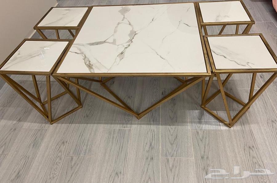 Large table with 4 clean serving tables for sale, highest bid64495352167809111