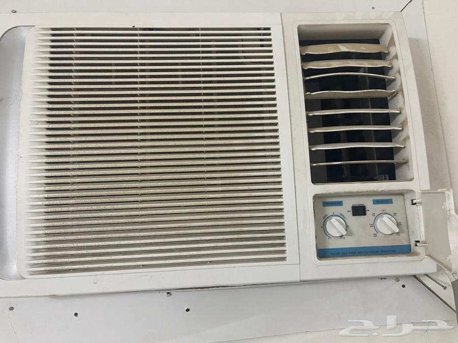 مكيف شباك نظيف مستعمل للبيع حدي فيه 500  ومستعجل64501684328963110