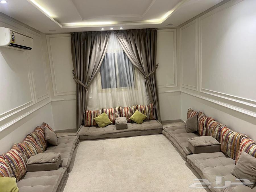 Selling a floor seating set64501967008386111