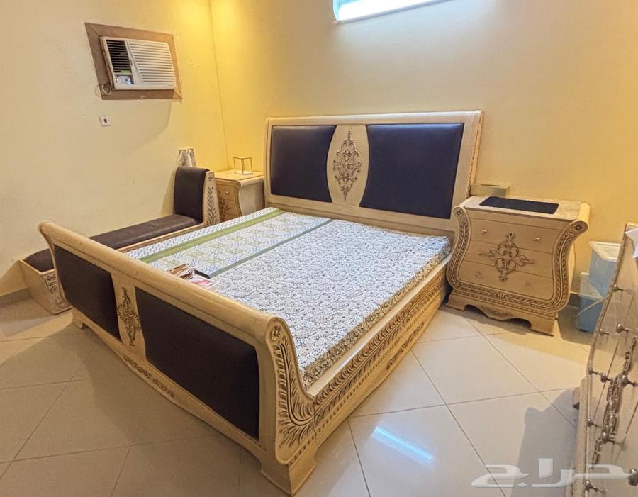 غرفة نوم خشب كلاسيك64500811693569110