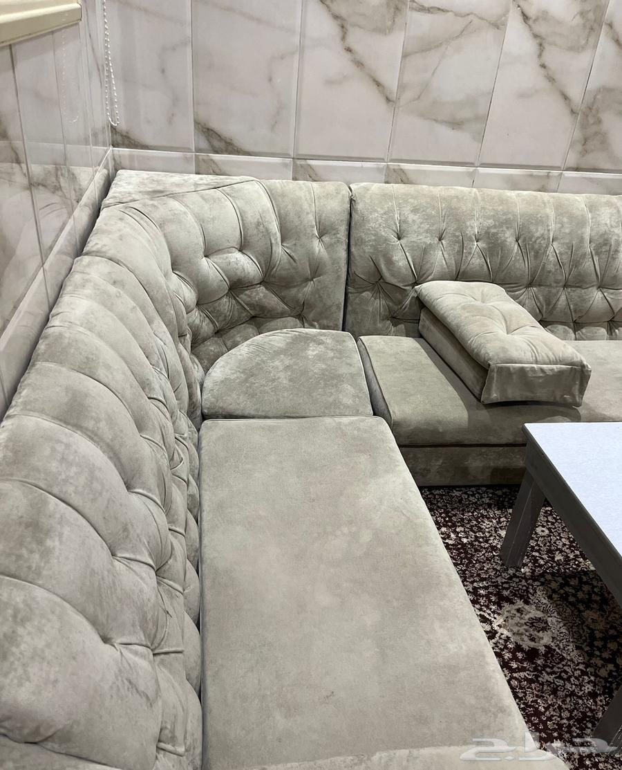 للبيع كنب وطاولة وفرشة64498411301633111