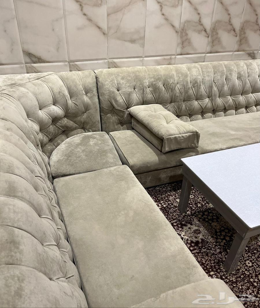 للبيع كنب وطاولة وفرشة64498411301633113