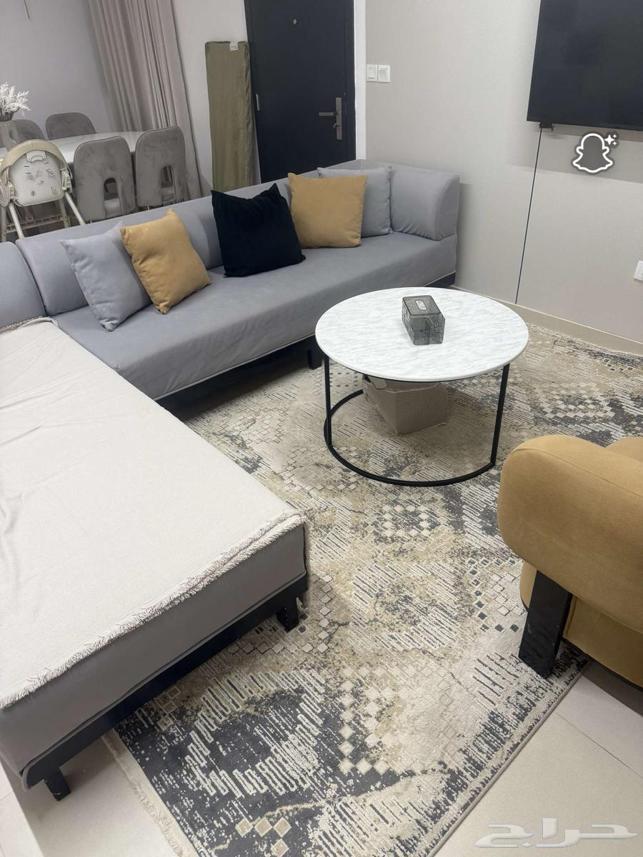 كنب حرفLمع كنبتان مع فرشه مع طاوله استخدام نظيف اقل من سنه64497082506625113