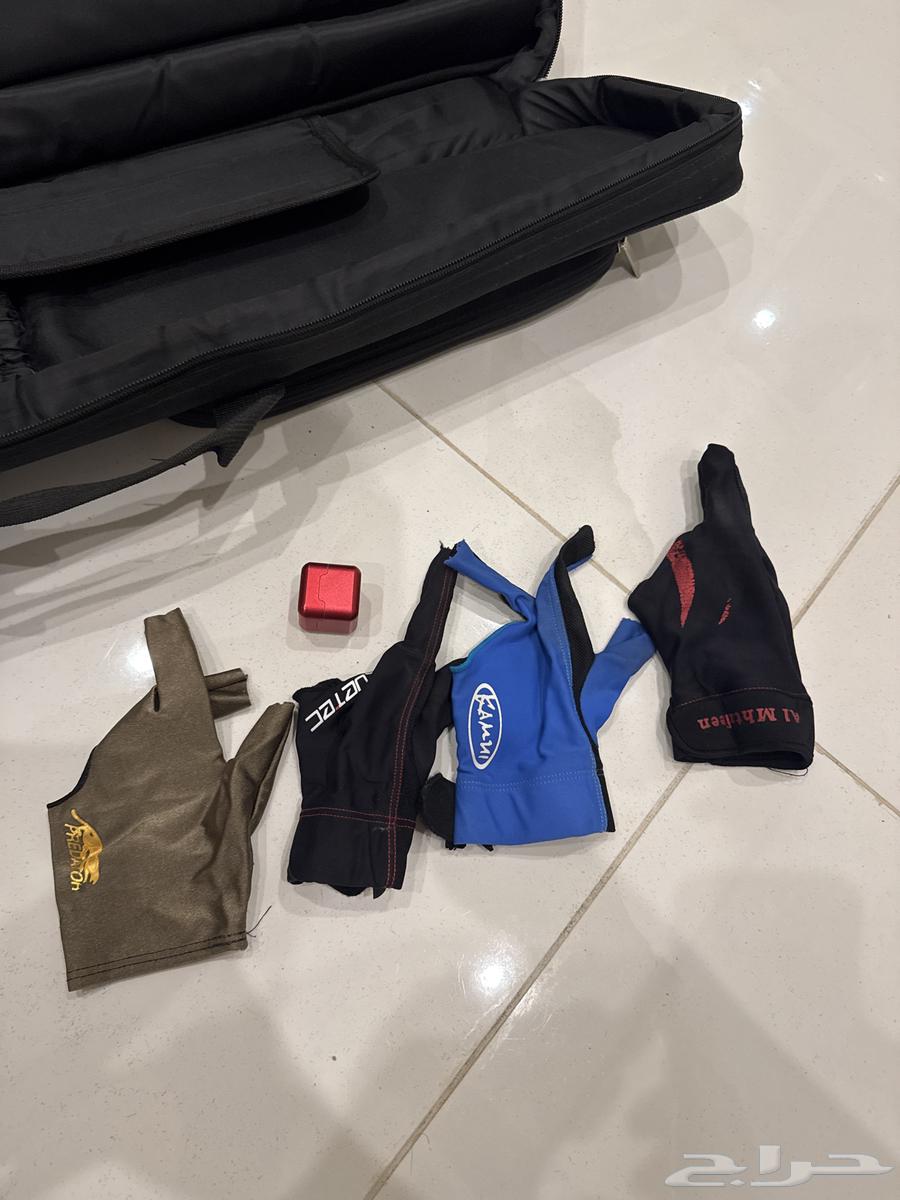 Used pool bag with cues64495227529858113