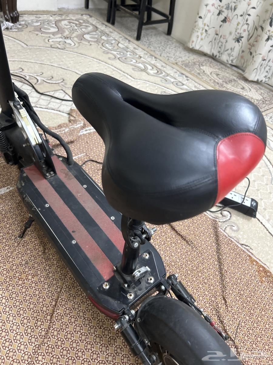 سكوتر مقعد نظيف جدا64495982398850113