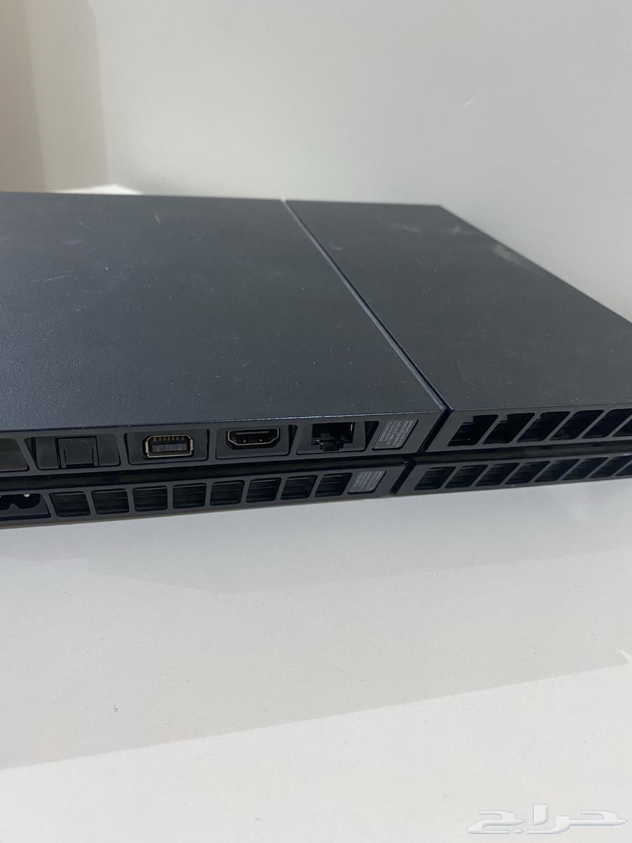 My new PlayStation 4 is very clean, only contact the seller64500657889793110