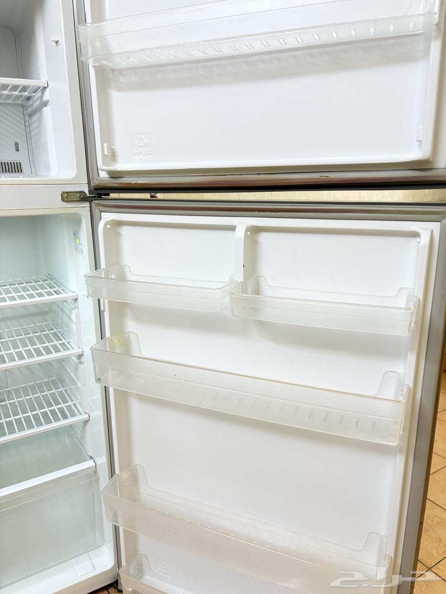 Used refrigerator but it is clean, had a crack in the door which has been repaired64501890092035113