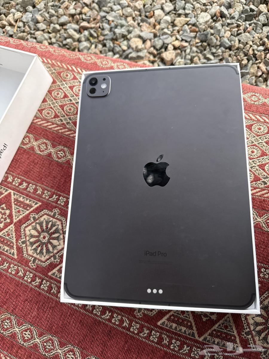 Hello, I'm offering you an iPad64499828190210111