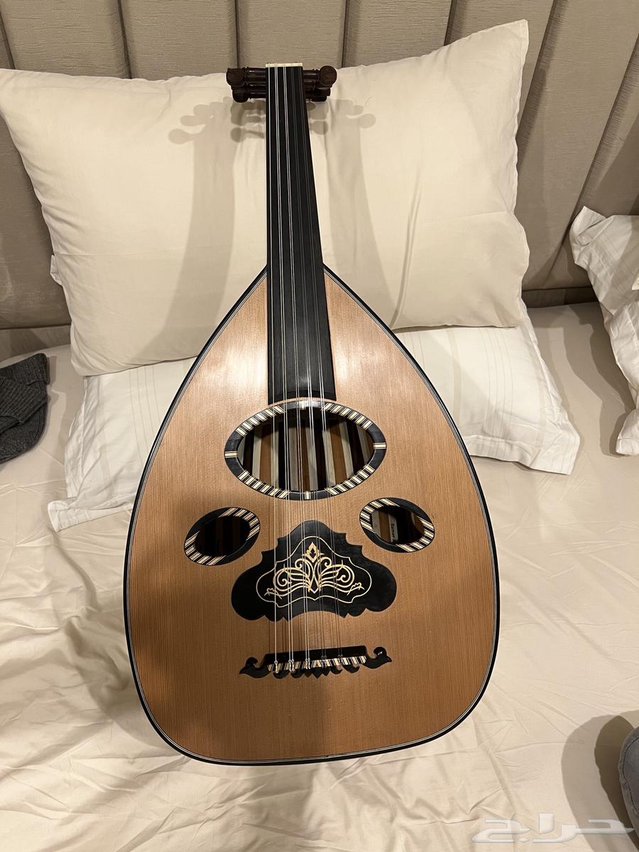 عود موسيقي للصانع السوري سامر الكبه64500298379523110