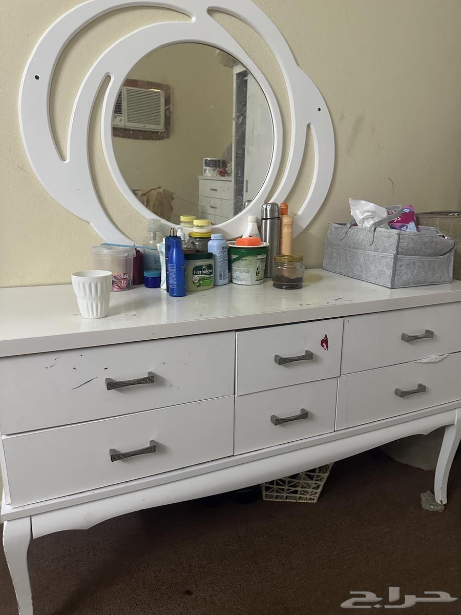 غرفه نوووم ماعدا السرير نظيفه64497551326851111