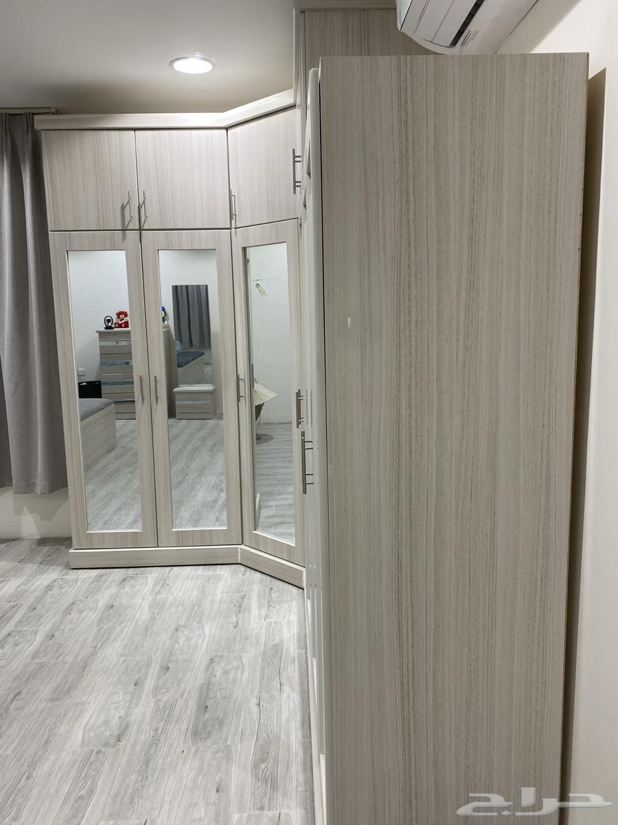 للبيع غرفه نوم كنج كاملة 9 قطع شبة جديدة. الاحساء64499925853955110