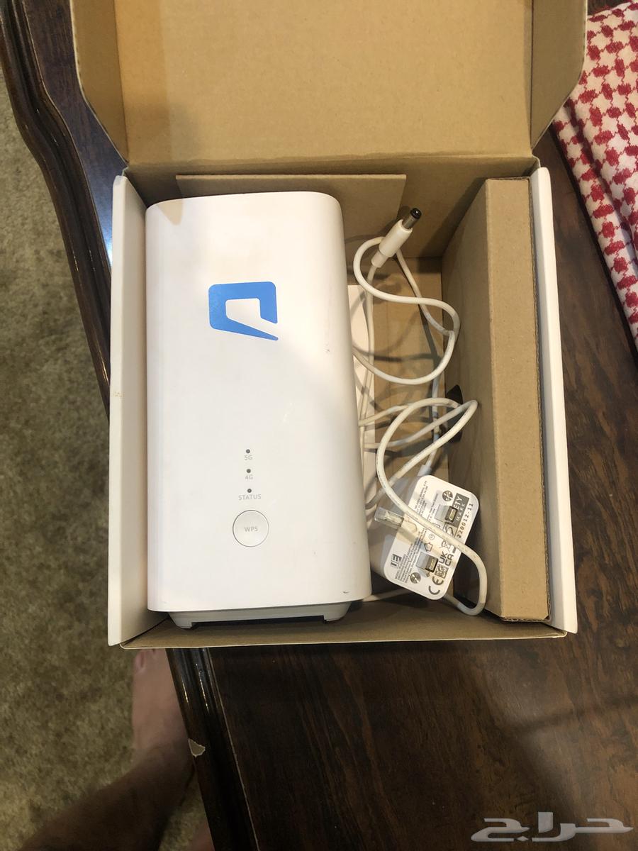 Mobile WiFi router, clean with accessories64502556492033110