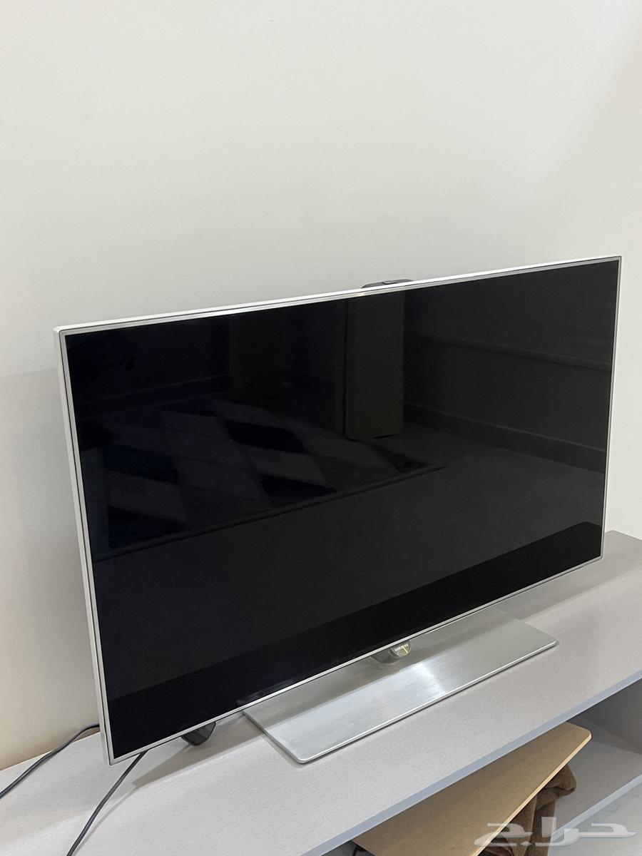 شاشه سامسونج 46 بوصه 3D مع نظارتين و ريموت وكاميرا مع طاولة64499381587074111