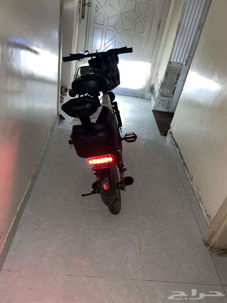 دراجة كهربائية. استعمال أسبوع فقط جديد من شركة نيازي64501636366211110