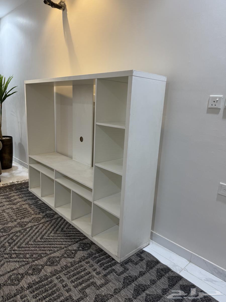 طاوله شاشه من ايكيا64496296386946110