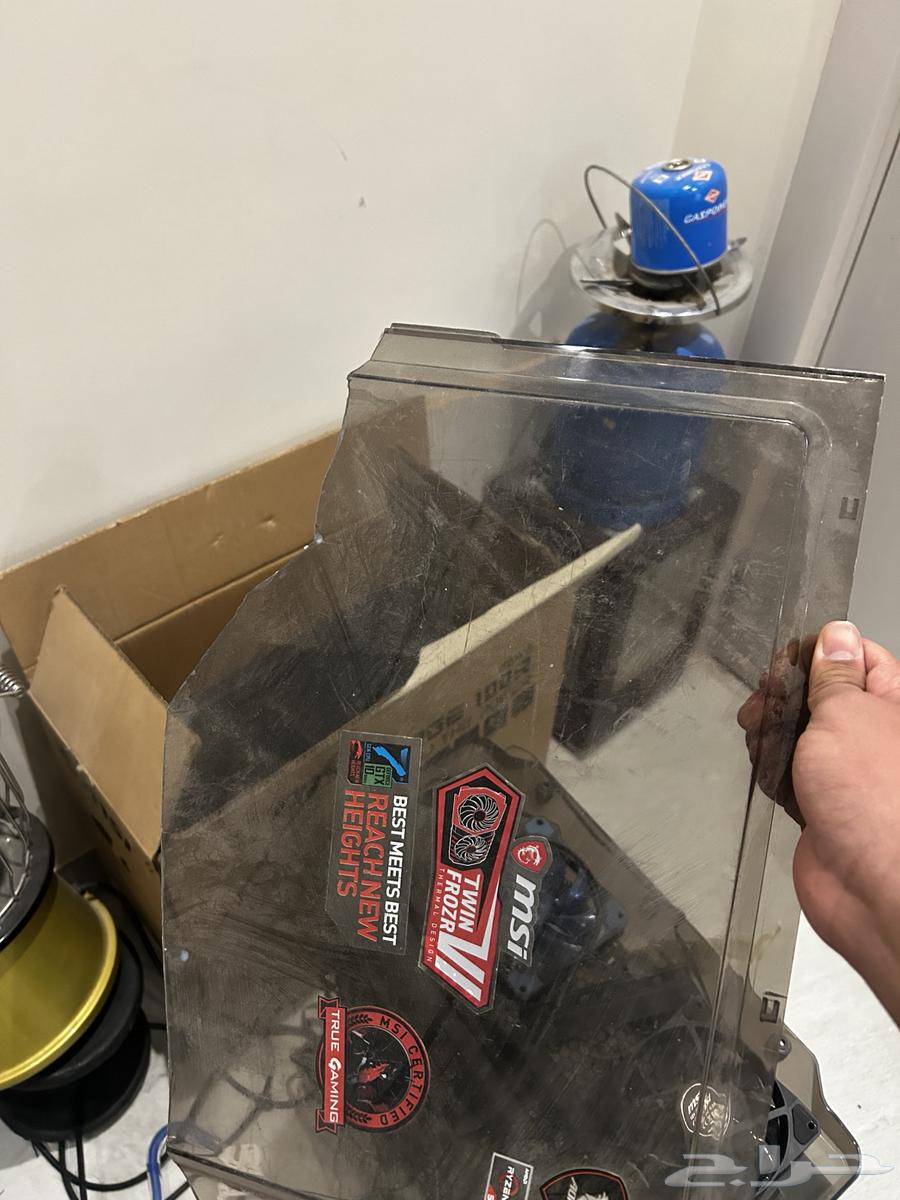 كيس مافيه الى مروحتين وحده بس RGB ومكسور حقه وعلى السوم64502680091137111