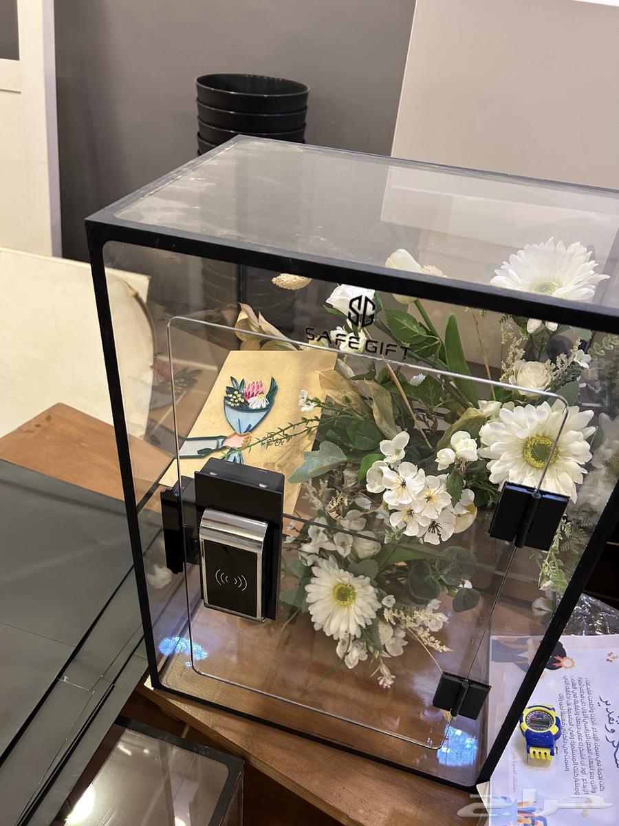 أغراض محل ورد جديد للبيع64497855262209110