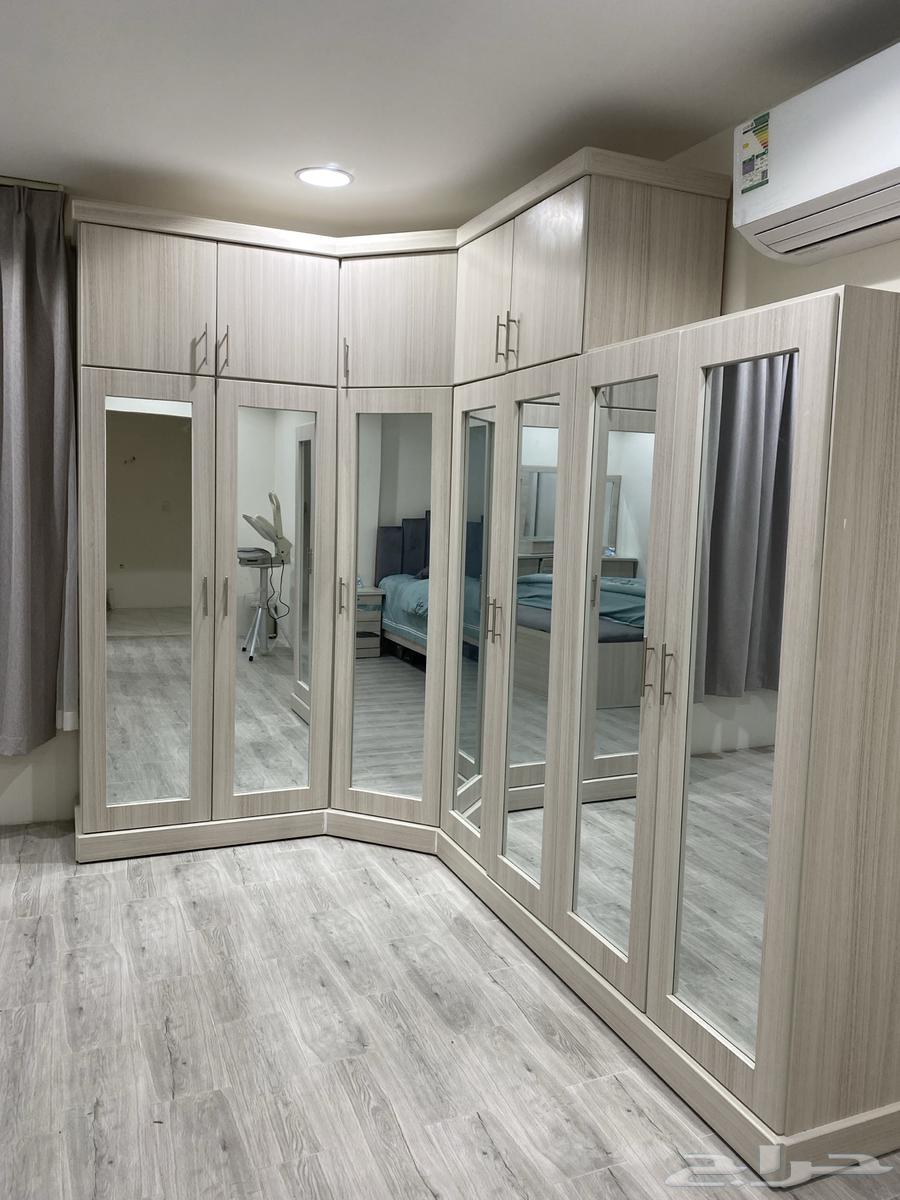 للبيع غرفه نوم كنج كاملة 9 قطع شبة جديدة. الاحساء64499925853955112