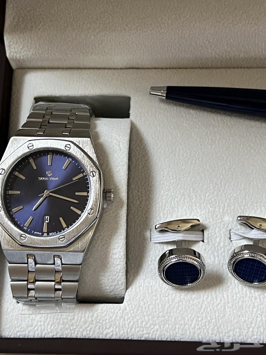 ساعة رجالية فضية بميناء زرقاء مغلفه فخمة64497358903938114