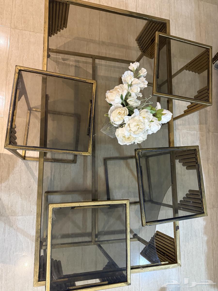 Tables for service that someone needs to take for free64495241004929110