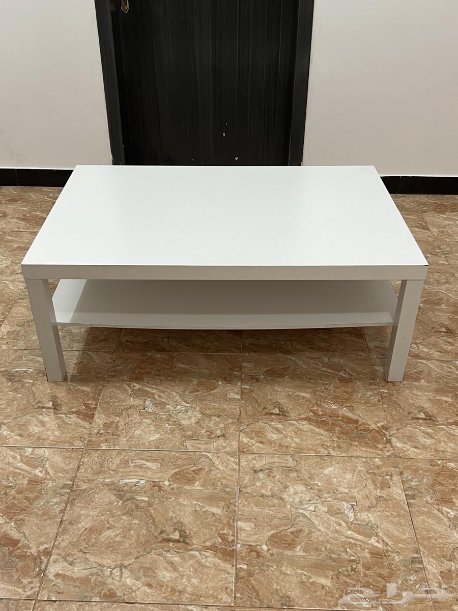 Clean wooden table64496419688835114