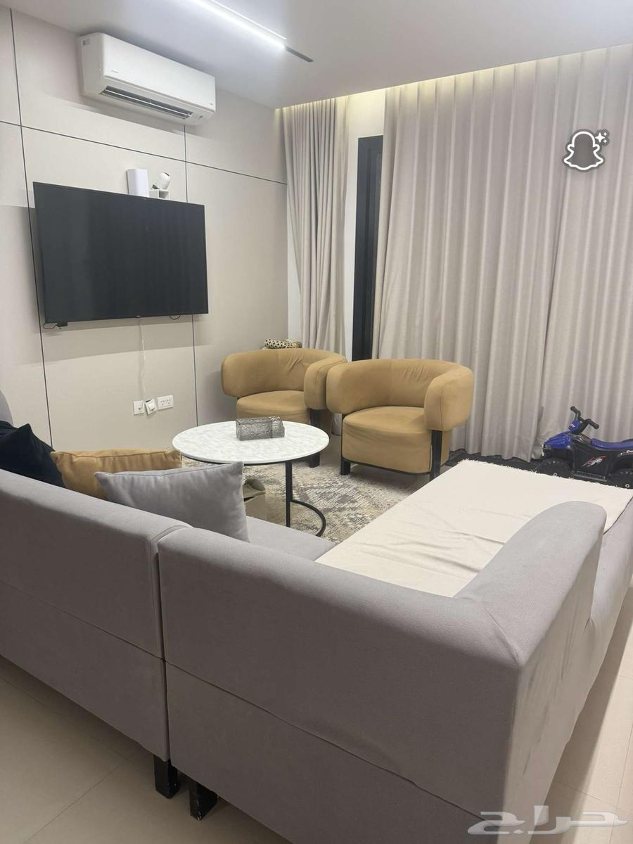 كنب حرفLمع كنبتان مع فرشه مع طاوله استخدام نظيف اقل من سنه64497082506625110